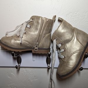 Gold lace up boots, sz 8, with zip
